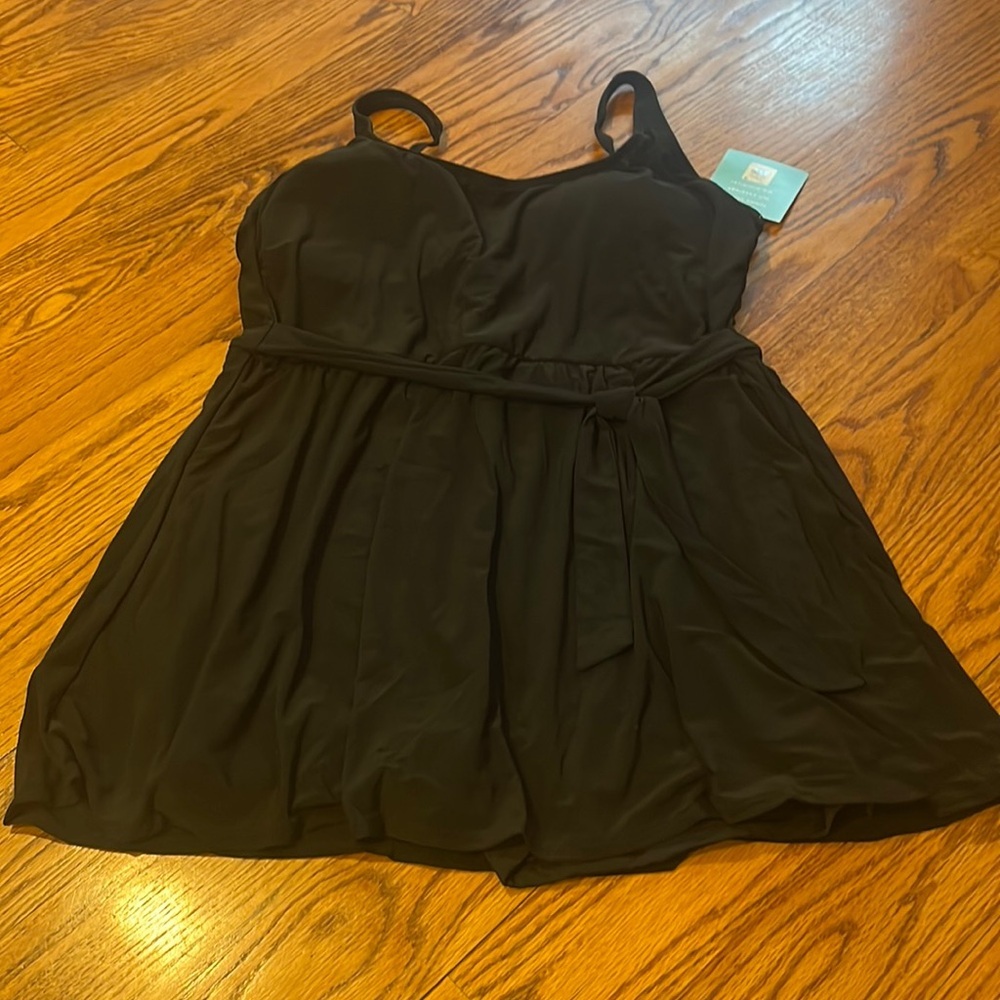 NWT Bal Harbour Woman’s Solid Belted Swimdress Size 20